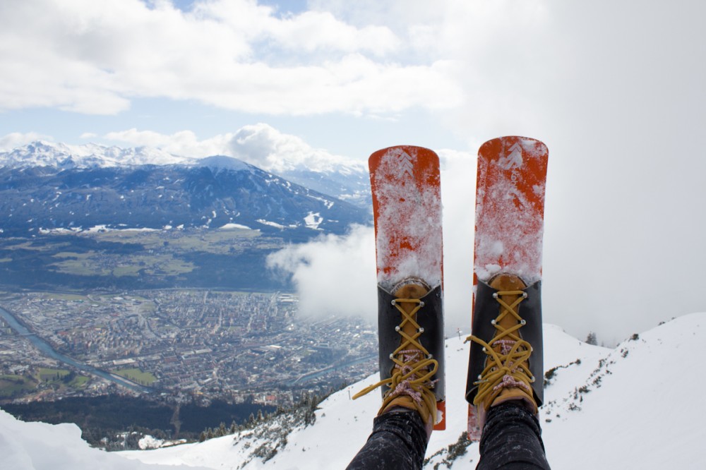 Blick über Innsbruck und in die Berge, da kommen die Frühlingsgefühle ganz automatisch auf. Blick über Innsbruck und in die Berge, da kommen die Frühlingsgefühle ganz automatisch auf.
