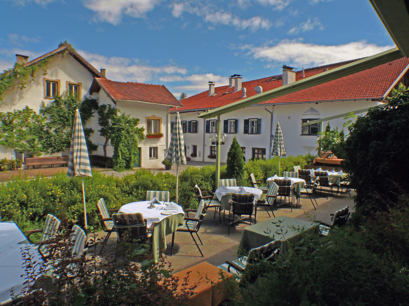 Al fresco restaurant Lans