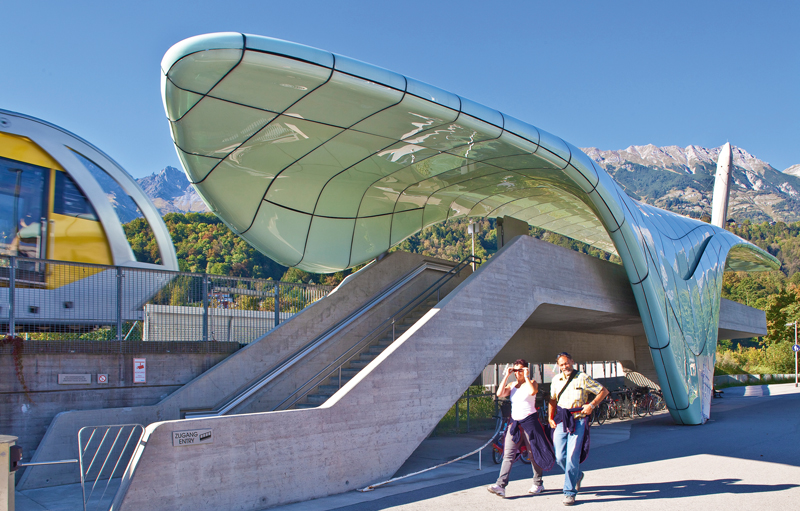 Hungerburg, Station Löwenhaus mit Blick auf die Nordkette, Innsbruck