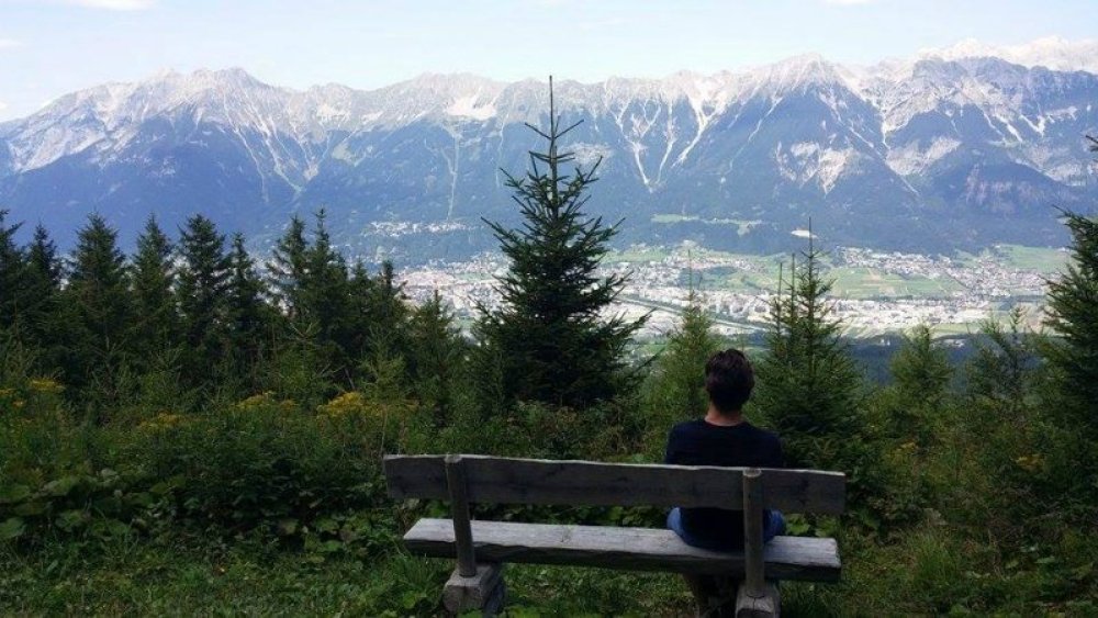 Bitte Platz zu nehmen und zu genießen!