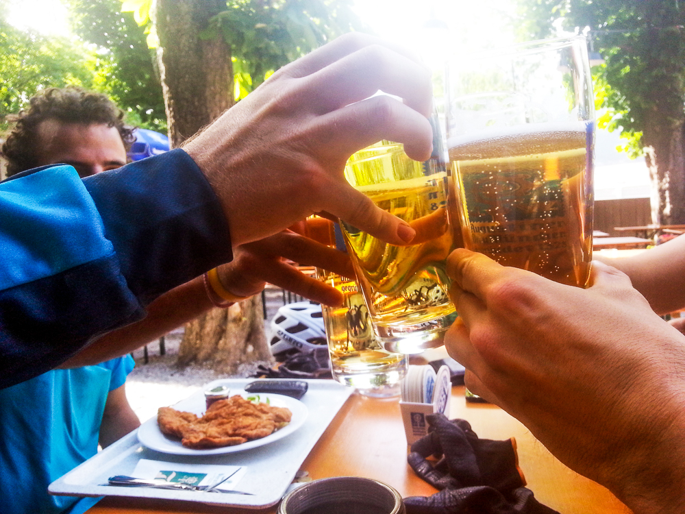 Mountainbike Shop Innsbruck Reparatur, Höttinger Alm Apres Bike Eisdiele