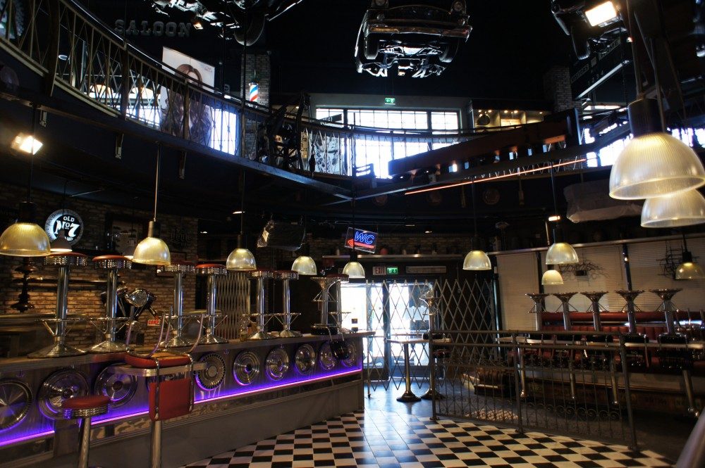 Event-Gastro-Center Werkstatt, Restaurant mit großer Sonnenterrasse und Bar im American Style.