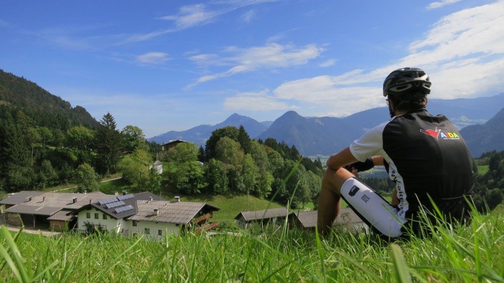 Pausenplatz mit Aussicht in der Steigung zum Achensee