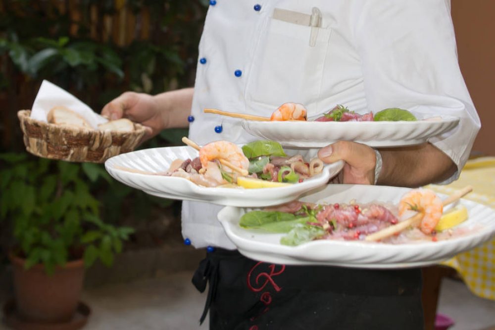 kunterbunter Fischteller (Foto: Rosnegarten)