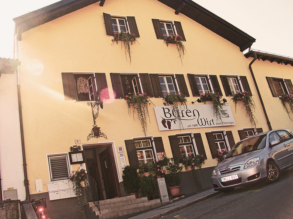 Der Burenwirt, das legendäre Haus in Hötting, in dem Alfred und Ingrid wirken.