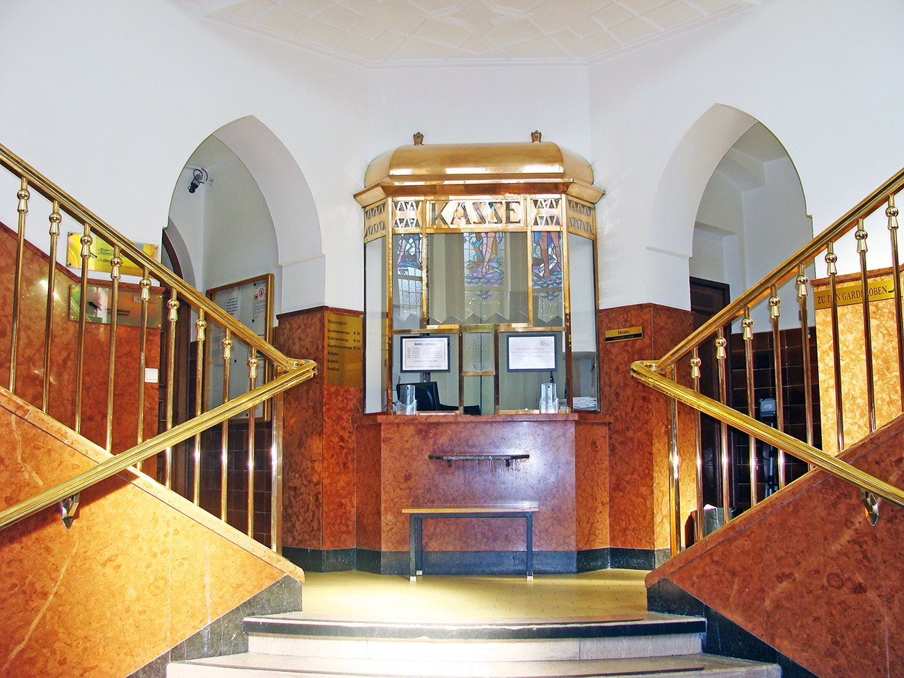 Die Kasse des Eingangs im berühmten Kramsacher Marmor. Foto: Vil Joda