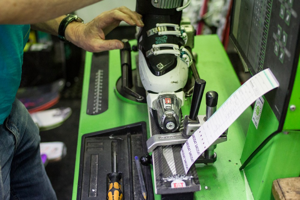 It’s important to adjust ski bindings correctly.
