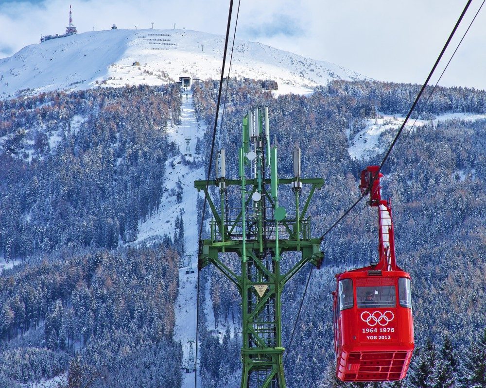 Auf dem Weg mit der Gondel auf das Schutzhaus am Patscherkofel.