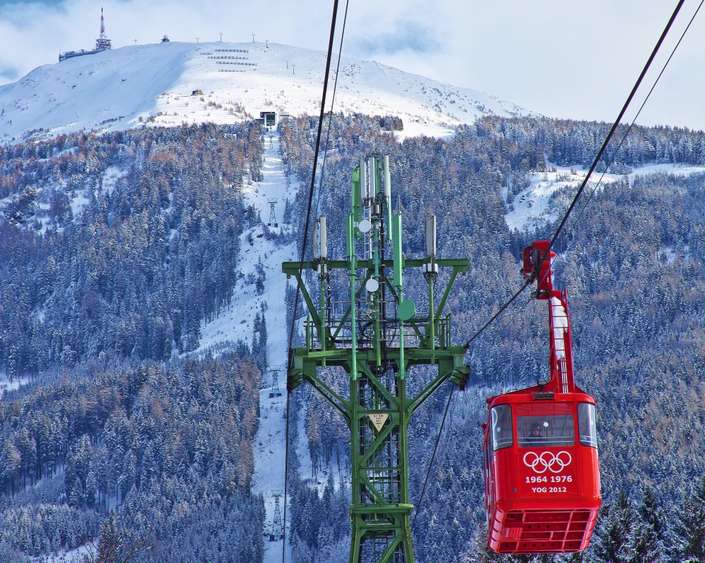Auf dem Weg mit der Gondel auf das Schutzhaus am Patscherkofel.