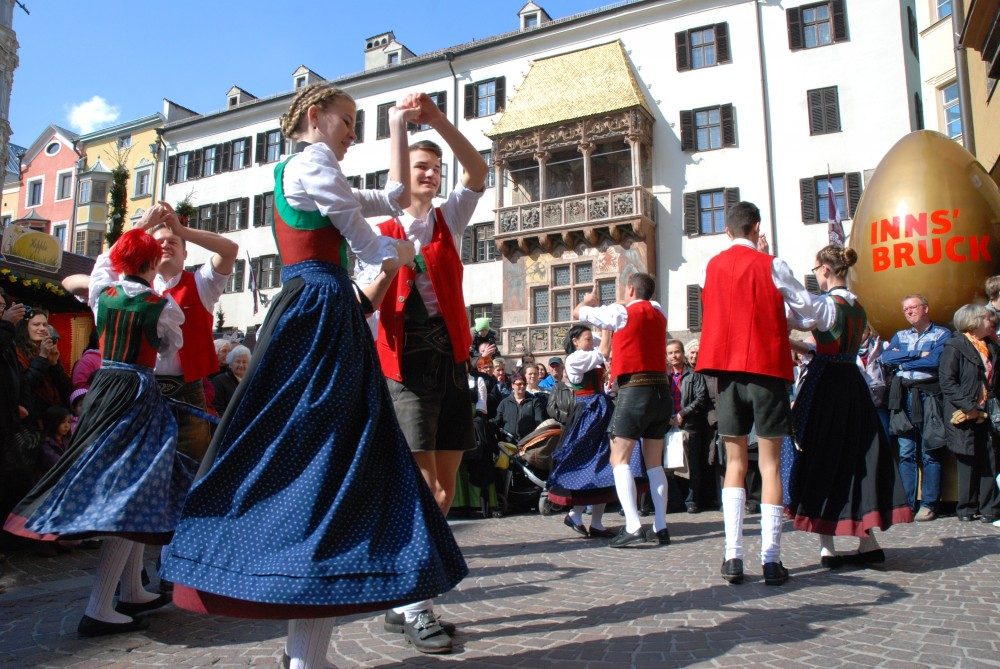 Brauchtum und Tracht hat an Feiertagen einen besonderen Stellenwert. ©Wally Witsch