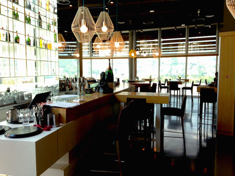 Barbereich des aDLERS Hotels
