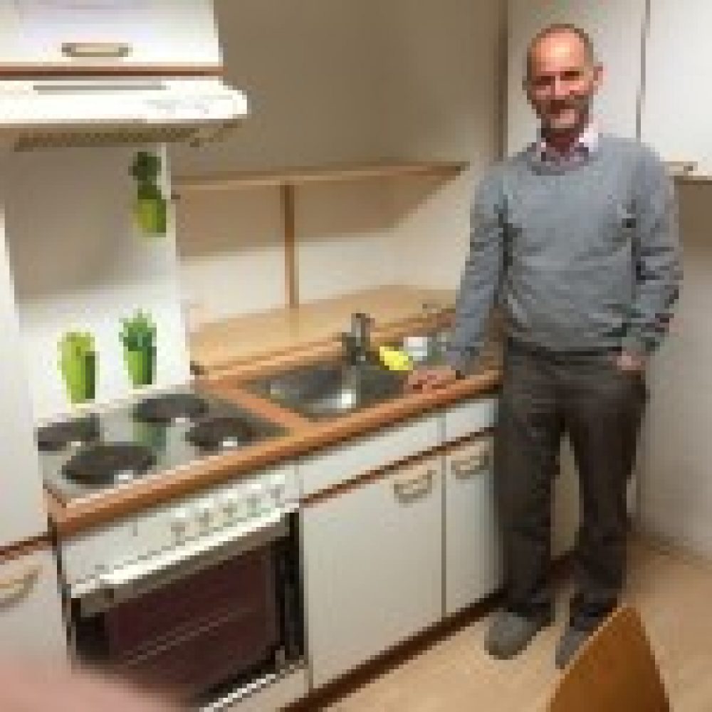 Der Inzinger Pfarrer Andreas Tausch hat eine der wenigen Herbergen in einem Widum eingerichtet. Dafür sei ihm Dank gesagt.