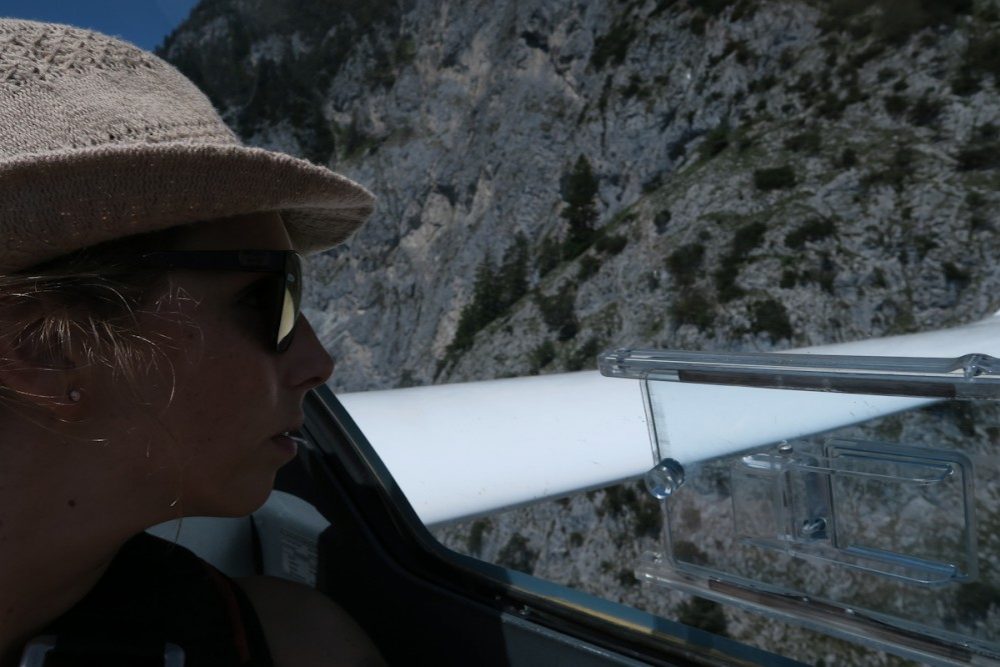 So nahe am Felsen und doch in der Luft.