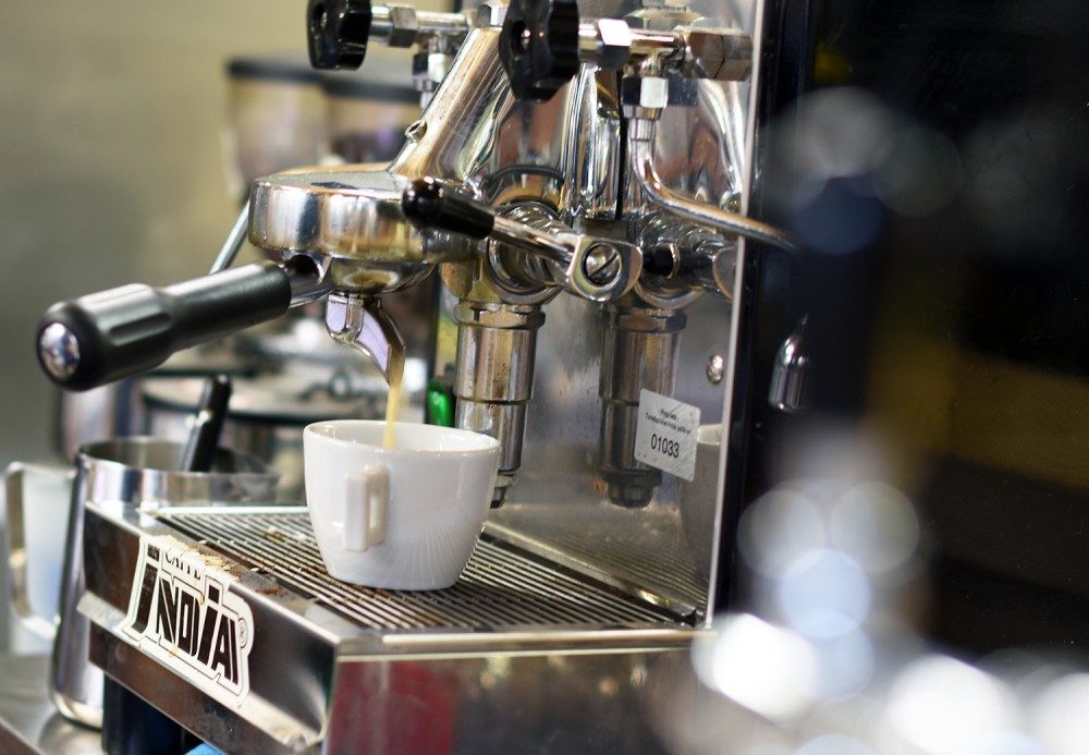 Auf italienischen Kaffee verzichten die Innsbruck nie, auch nicht beim Bauernfrühstück. Foto: Vil Joda.