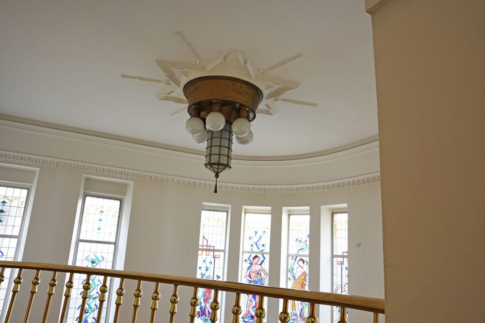 Il mio appartamento sarebbe purtroppo troppo piccolo per il lampadario dell’ingresso. Foto: Vil Joda.