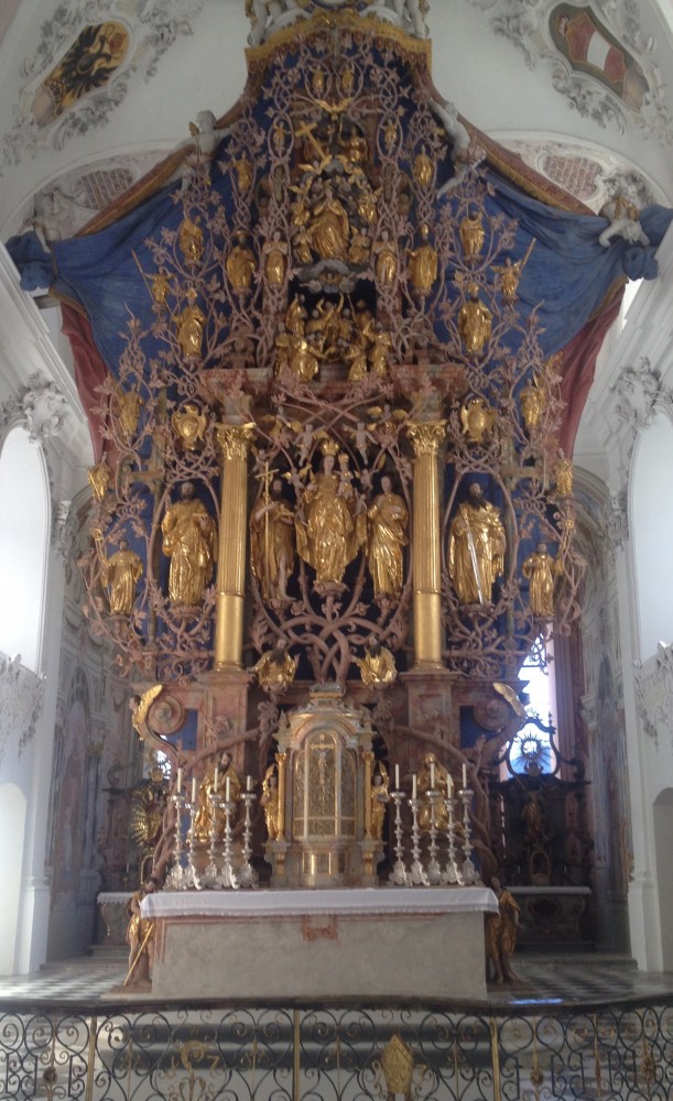 L'altare maggiore della basilica di Stift Stams, Tirolo. Foto di Laura Manfredi.