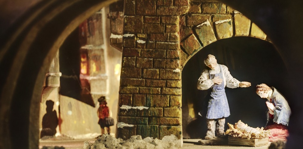 Dettaglio del presepe ambientato nel centro storico di Innsbruck (1985, di Claudius Molling), in mostra al Tiroler Volkskunstmuseum di Innsbruck fino al 2 febbraio. Foto © Johannes Plattner.