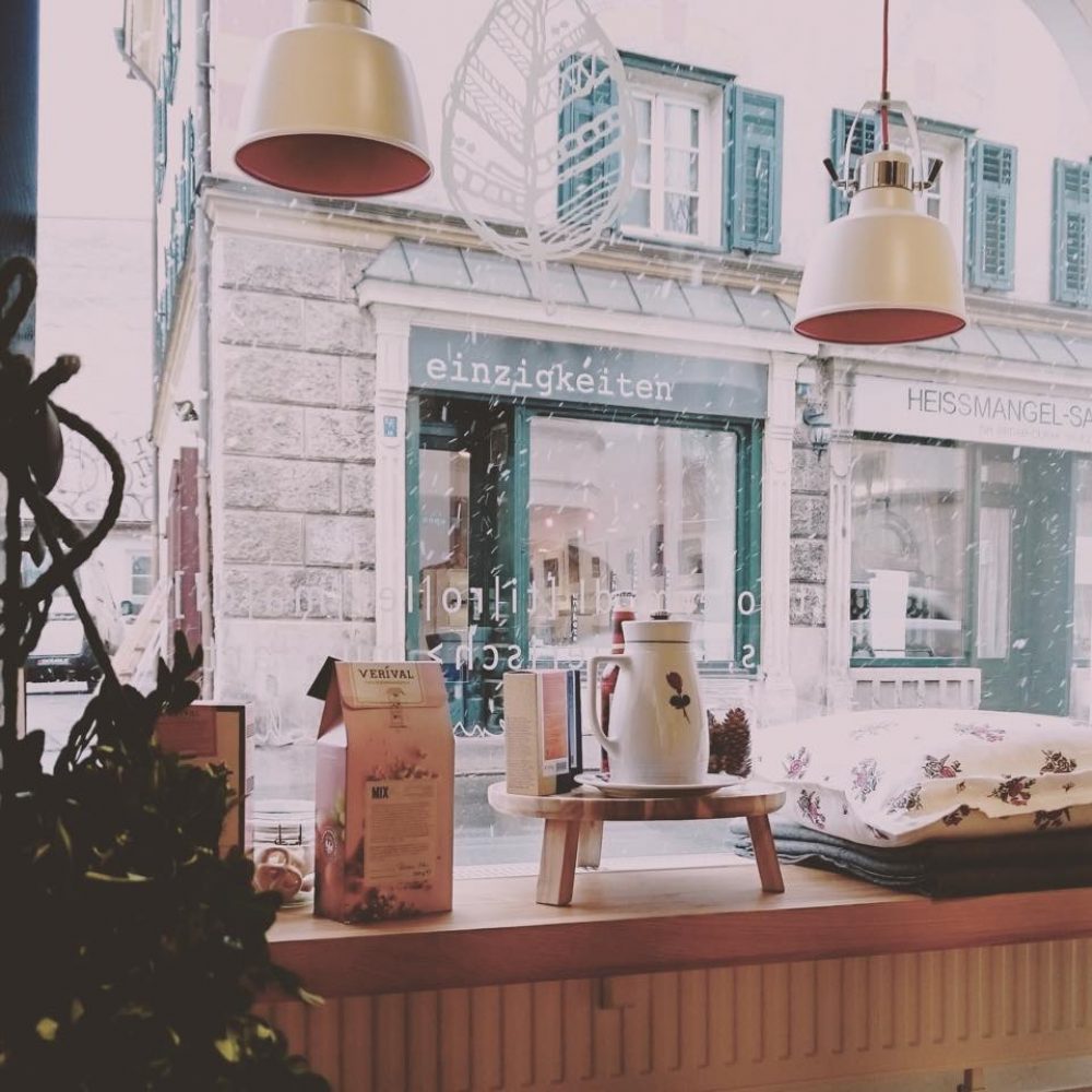 In Wilten kann man sich bei heißer Schokolade, frisch Gebackenem eine kurze Auszeit gönnen. Und ganz nebenbei mal echt hübsche und originelle Weihnachtsgeschenke kaufen. Foto: Tiroler Madl