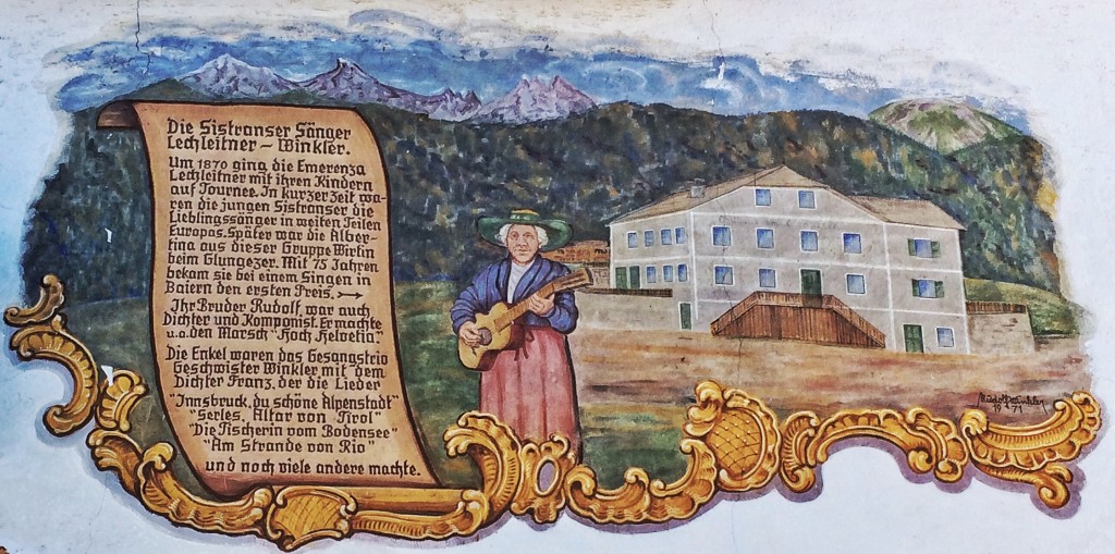 Fresko am Gasthof Glungezer in Sistrans Das große Fresko am Gasthof Glungezer kündet von den Musikanten und Sängern Sistrans'.