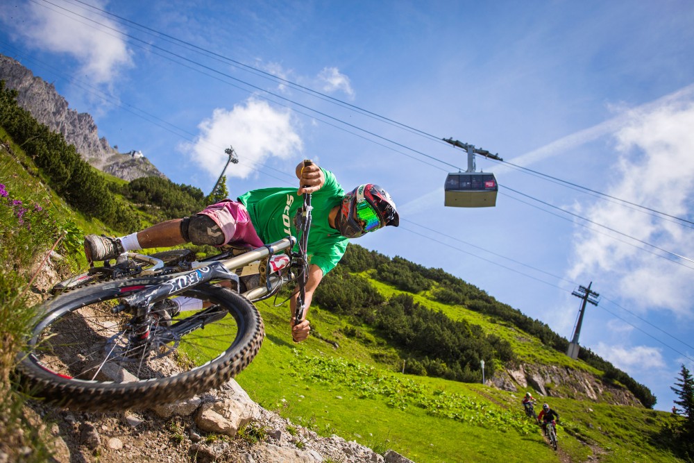Der berühmtberüchtigte Nordkettentrail bekommt einen einfacheren SIngletrail-Halbbruder and er Arzler Alm, Foto: Innsbruck Tourismus