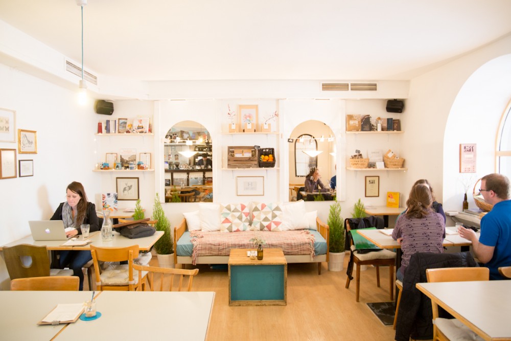 Ausgeshoppt? Dann man besten im Haepinest Cafe erholen! (Innstraße 2 unter den Arkaden)