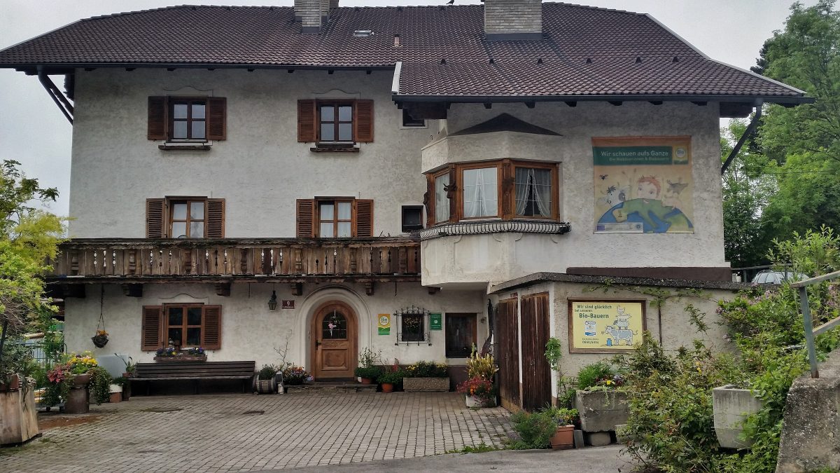 Der älteste Bio-Hof Tirols, der Appler-Wach-Hof in Arzl.