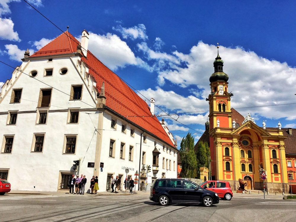 Stift Wilten Von Stift Wilten aus geht es dann quasi direttissimo in Richtung Dom...