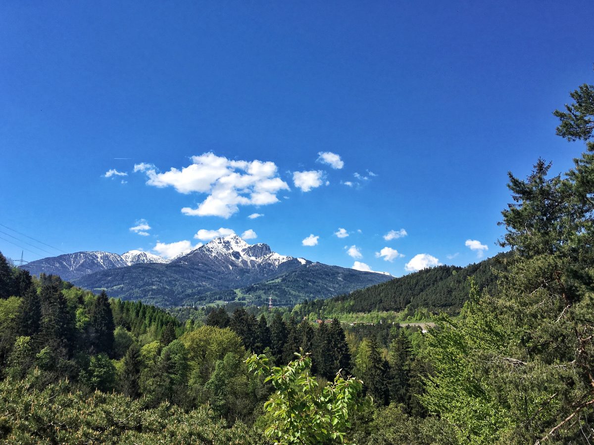 Der Blick zur Nockspitze von der Panoramarunde aus.
