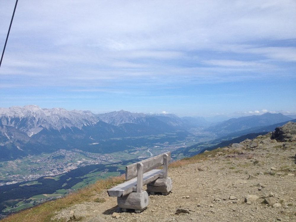 "Lieber Wanderer halt Rast, jedoch mit einer Bitt': Nimm den Abfall wieder mit" 