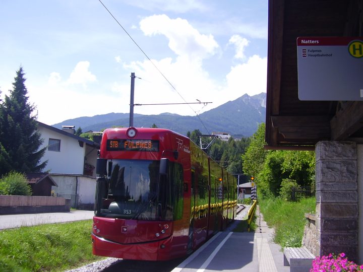 Il tram della linea STB che dal centro di Innsbruck vi porta a Natters. Foto Laura Manfredi