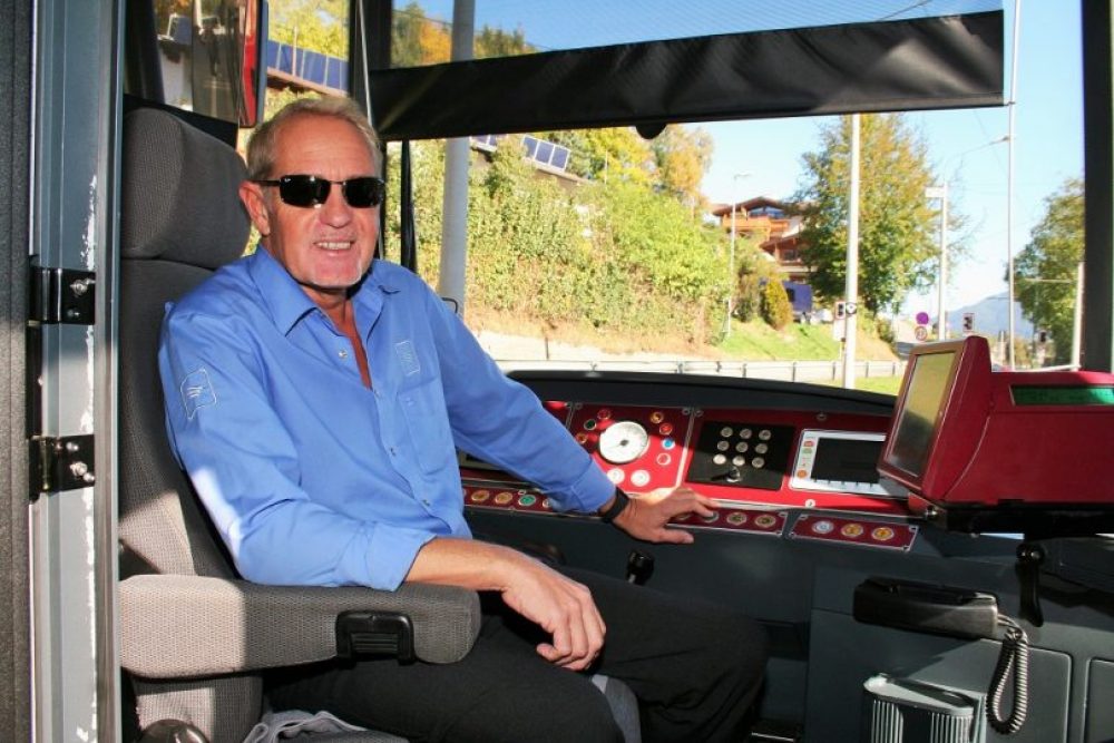 Robert Schennach ist Fahrer mit Leib und Seele. Die Strecke hat ihn schon als Bub fasziniert. Foto: Tamara Kainz