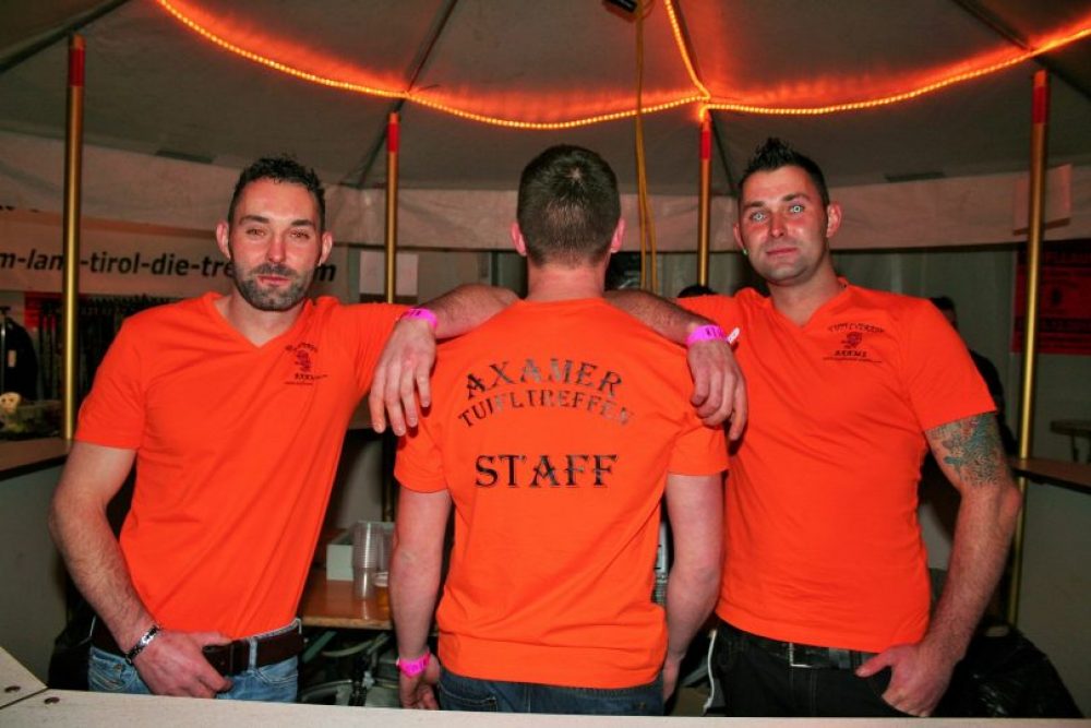 Im Festzelt wurde noch lange gefeiert. Auch Martin, Martin und Reinhard standen bis in die frühen Morgenstunden im Einsatz. 