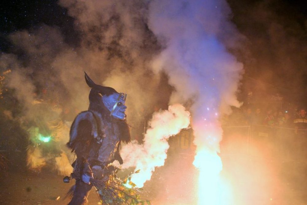 Sogar die Krampusse gehen mit der Mode: So fallen etwa die Larven zusehends alienartig aus. 
