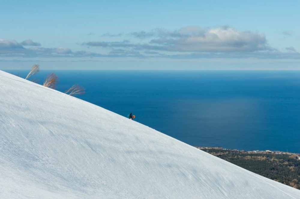 alinebock_freeridenvulkanrishiri_byaaronjamieson