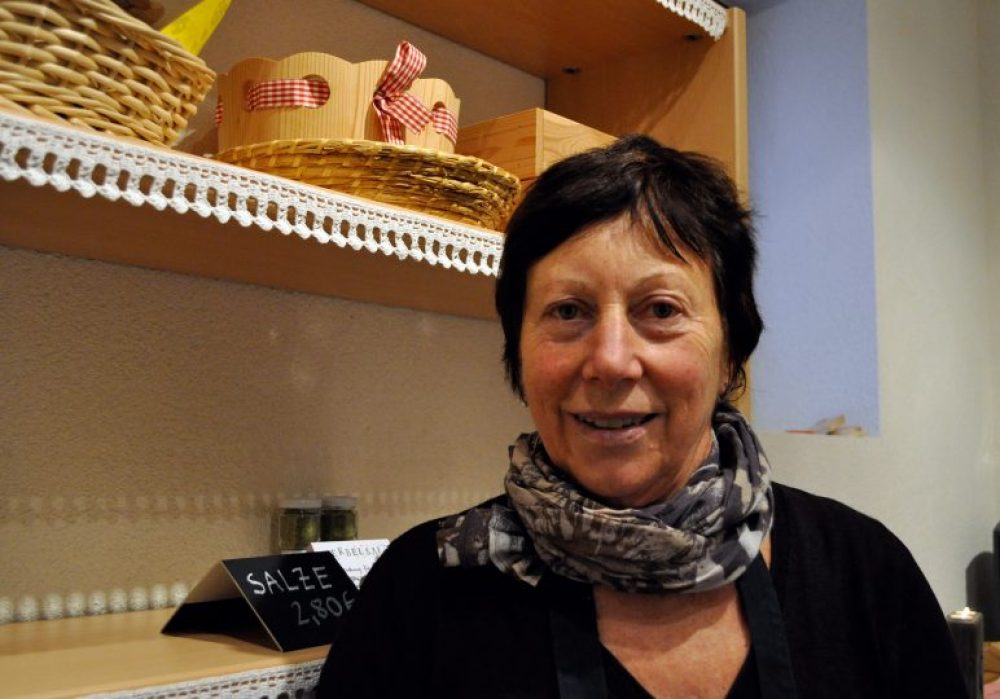 Jeden Donnerstag öffnet die Bäuerin Monika Hueber ihren Bauernladen in Oberperfuss. Advent in Oberperfuss