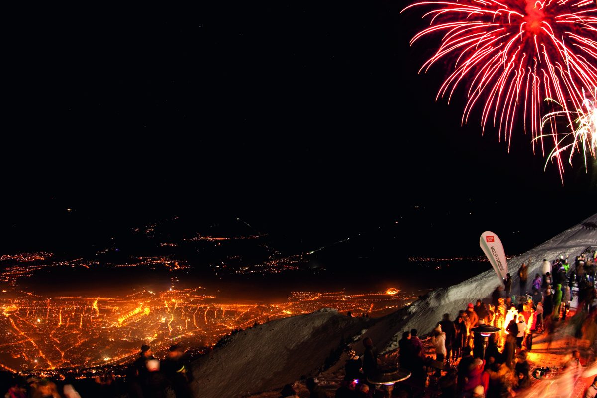 Il pittoresco spettacolo dei fuochi d'artificio sulla Seegrube ©TVB Innsbruck/Tommy Bause