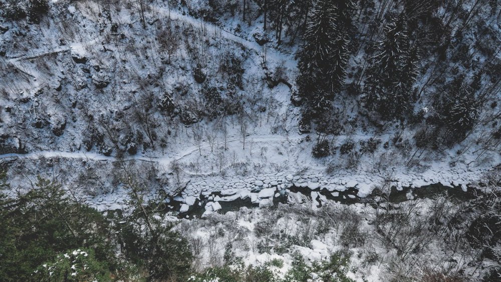View below the Drachenfelsen