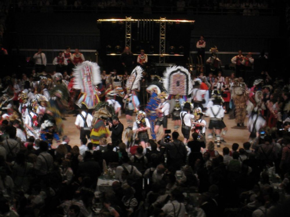UNESCO-Kulturerbe Mullern, Matschgern Die Muller treten auch heuer wieder auf verschienenen Bällen auf.