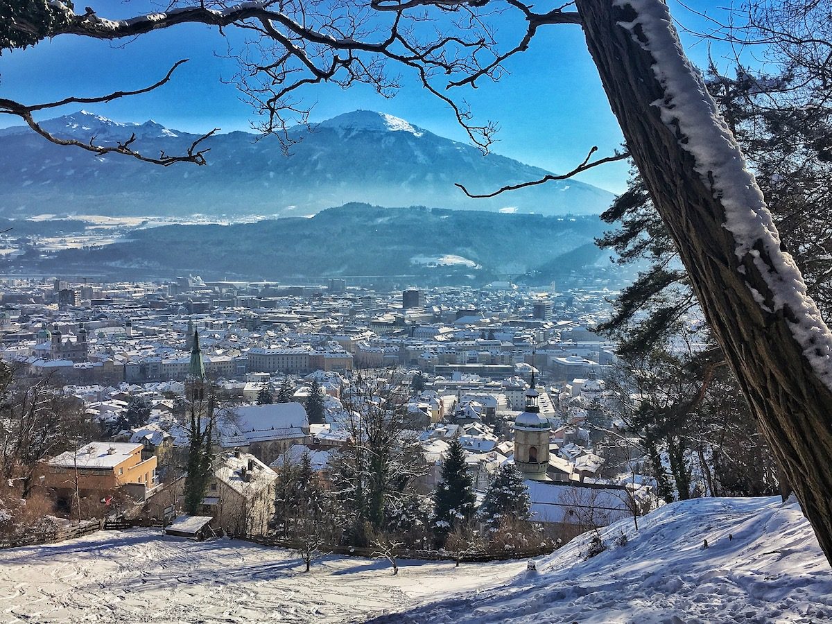 Der Blick auf Hötting, Innsbruck und den Patscherkofel Der Blick auf Hötting, Innsbruck und den Patscherkofel