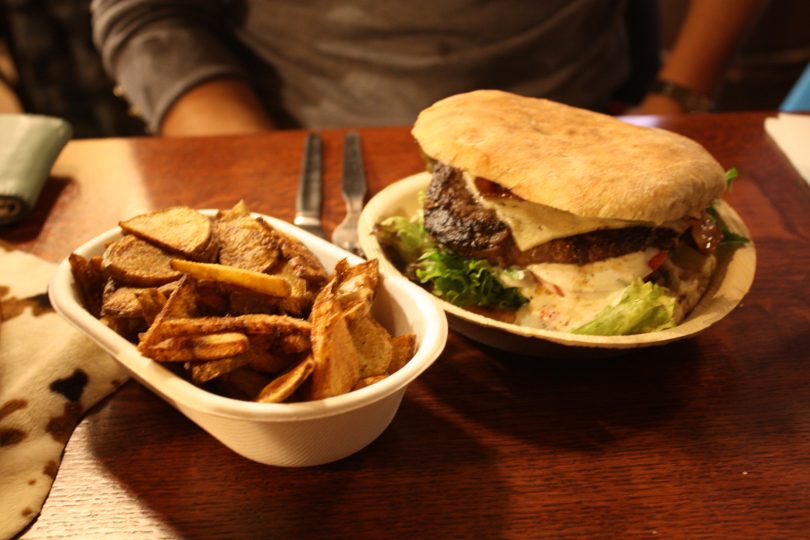 Wildwest moose burger and wedges