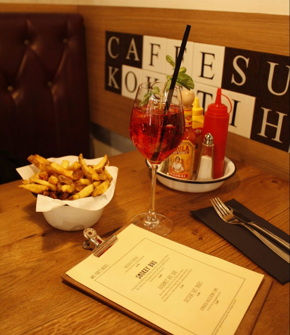 Ludwig's cocktail and weekly menu