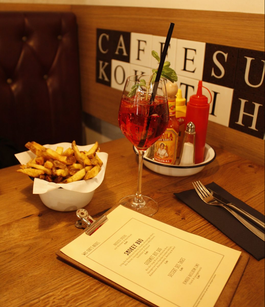Ludwig's cocktail and weekly menu