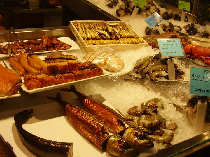 Pesce affumicato al mercato coperto di Innsbruck - Foto Laura Manfredi