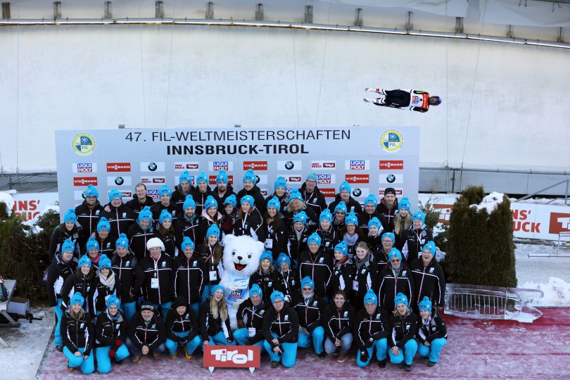 Rennrodeln: Volunteers Gruppenfoto