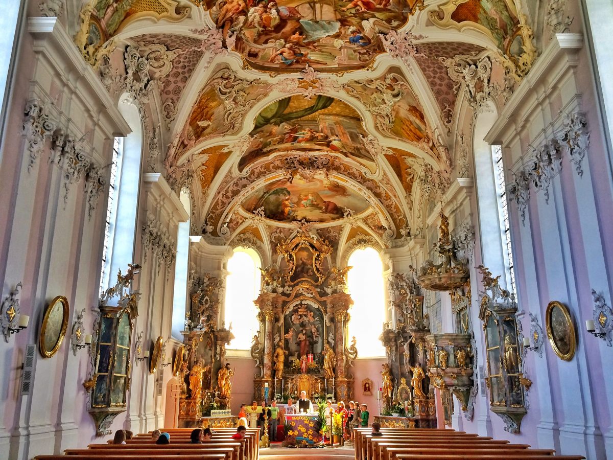 Kirche in Stams am Tiroler Jakobsweg