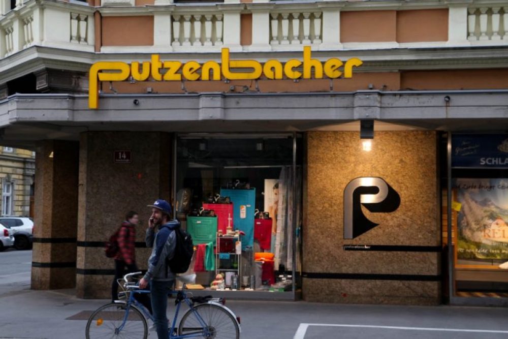 Putzenbacher Schriftzug von Arthur Zelger