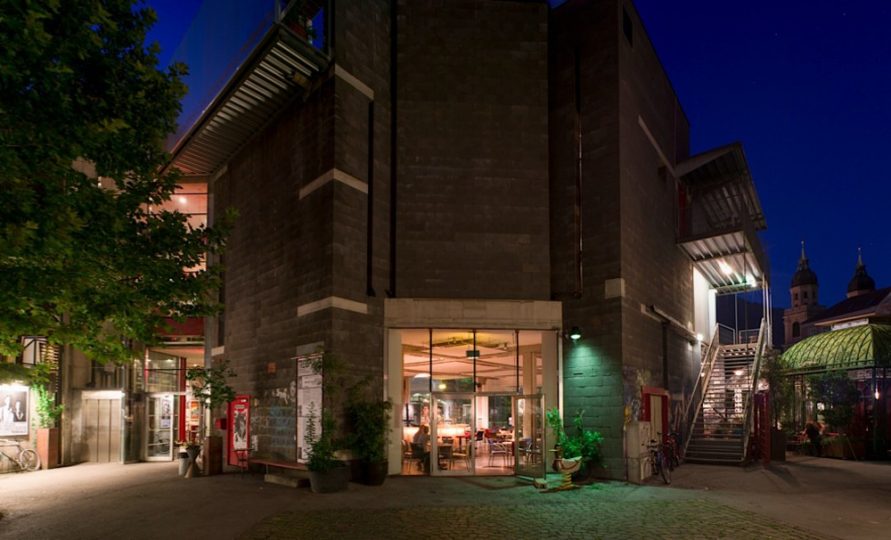 L'ingresso del locale Treibhaus a Innsbruck - Photo Credits: Treibhaus