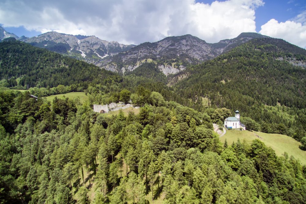 Die Ruine Thaur und das Romedikirchl