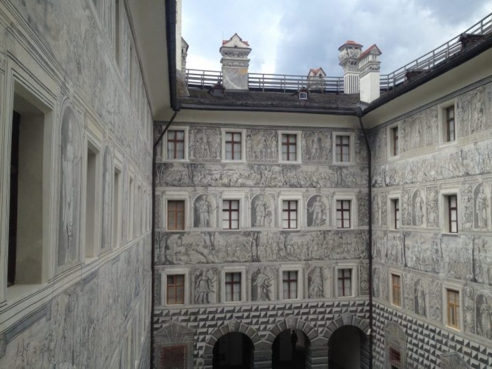 Decorazioni del cortile di Schloss Ambras - Foto © Laura Manfredi