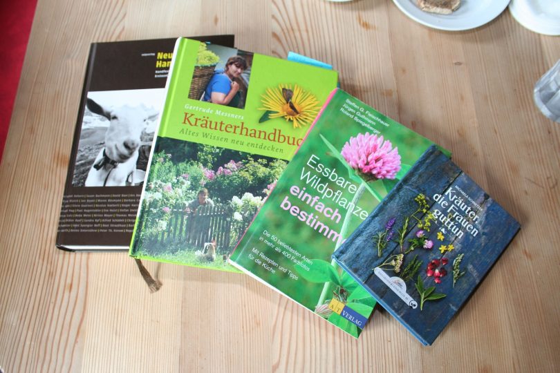 Selbst sind die Hirten: Bücher, Freunde und Experimente lassen sie immer wieder neues Wissen erlangen. Foto: Tamara Kainz